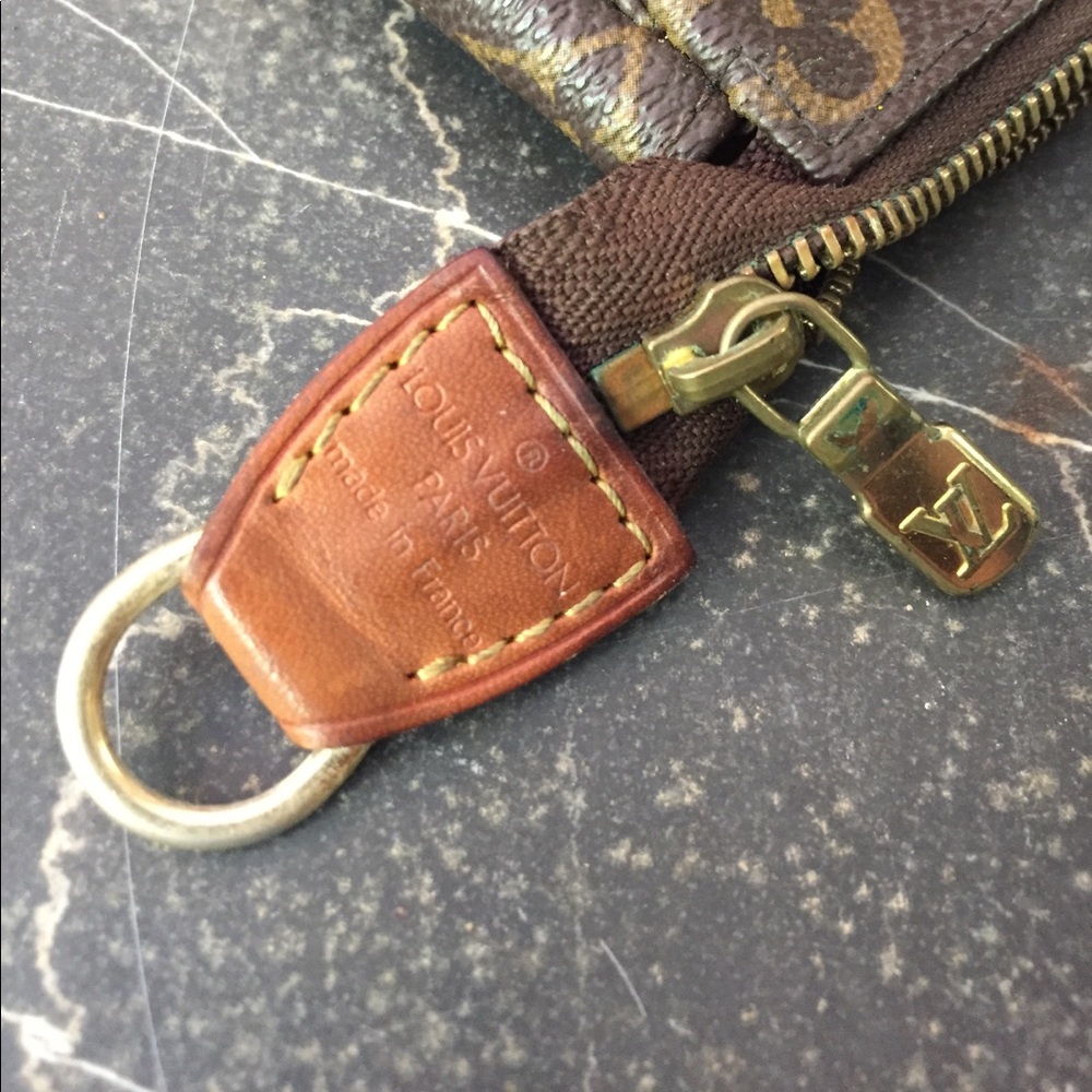 Louis Vuitton Wristlet pouchette missing strap - Picture 4 of 10